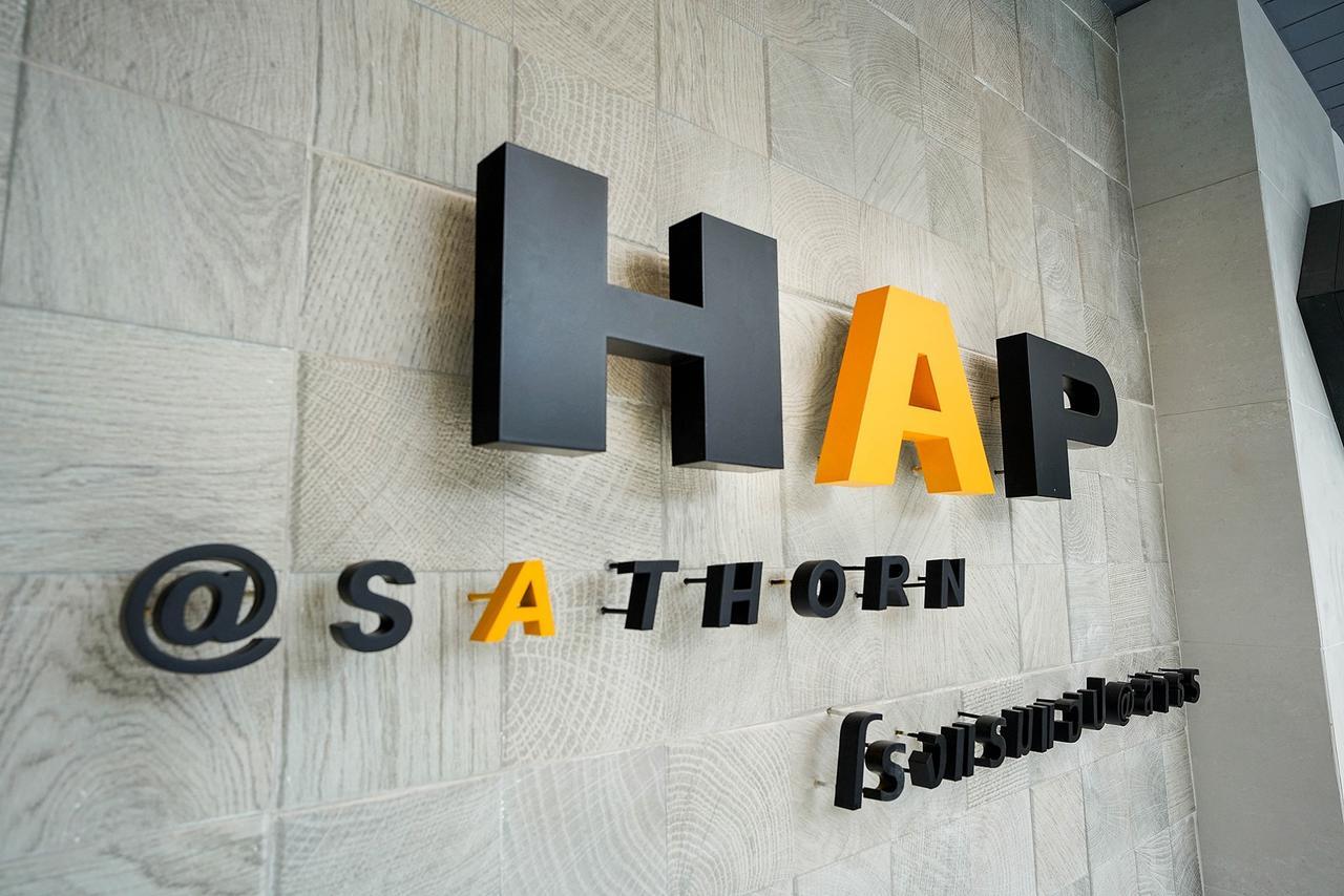 Hap@Sathorn Hotel Банкок Екстериор снимка